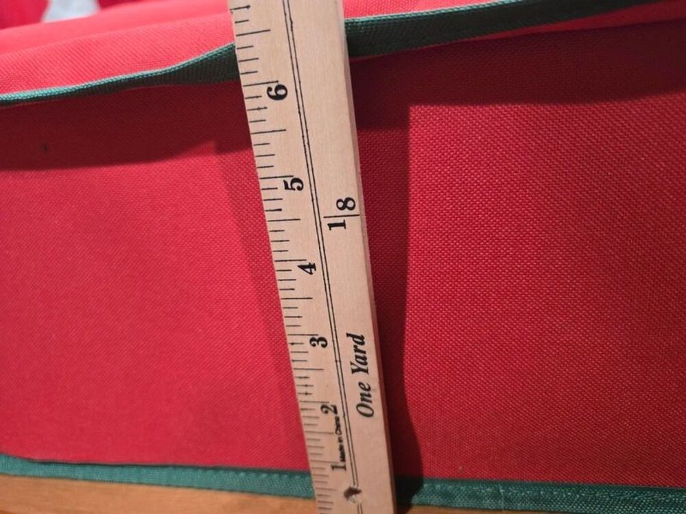 30" Collapsible Wreath Storage Box with Inner Storage Compartment - Picture 4 of 5